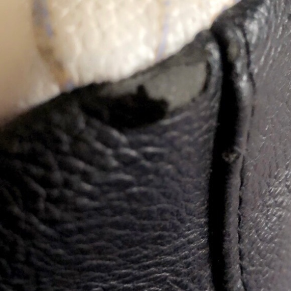 Send an offer :)! Disney Princess Ariel Purse ❤️ - Picture 3 of 4